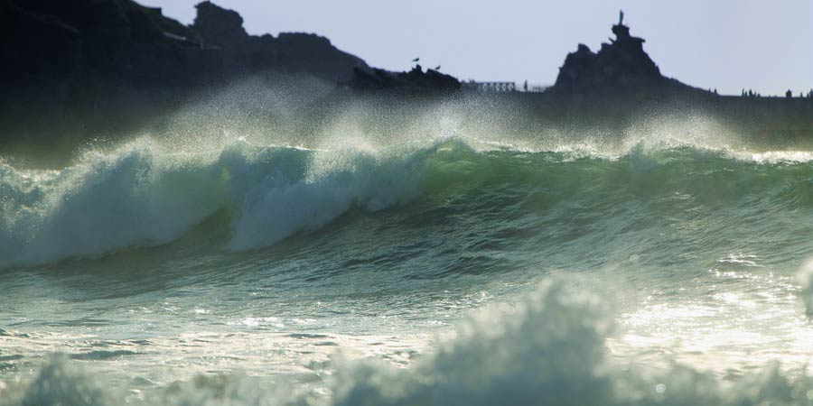 Vagues géantes et vagues du futur