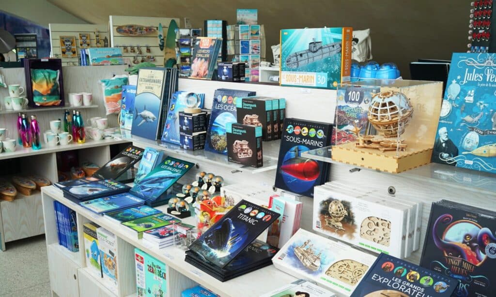 boutique3-cité-de-l-ocean-delphinepernaud