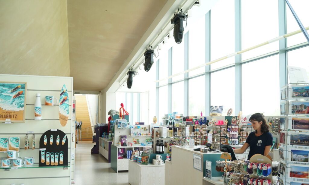 boutique7-cité-de-l-ocean-delphinepernaud