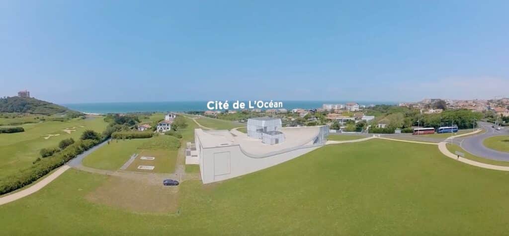 Sobrevuela la costa vasca en helicóptero virtual